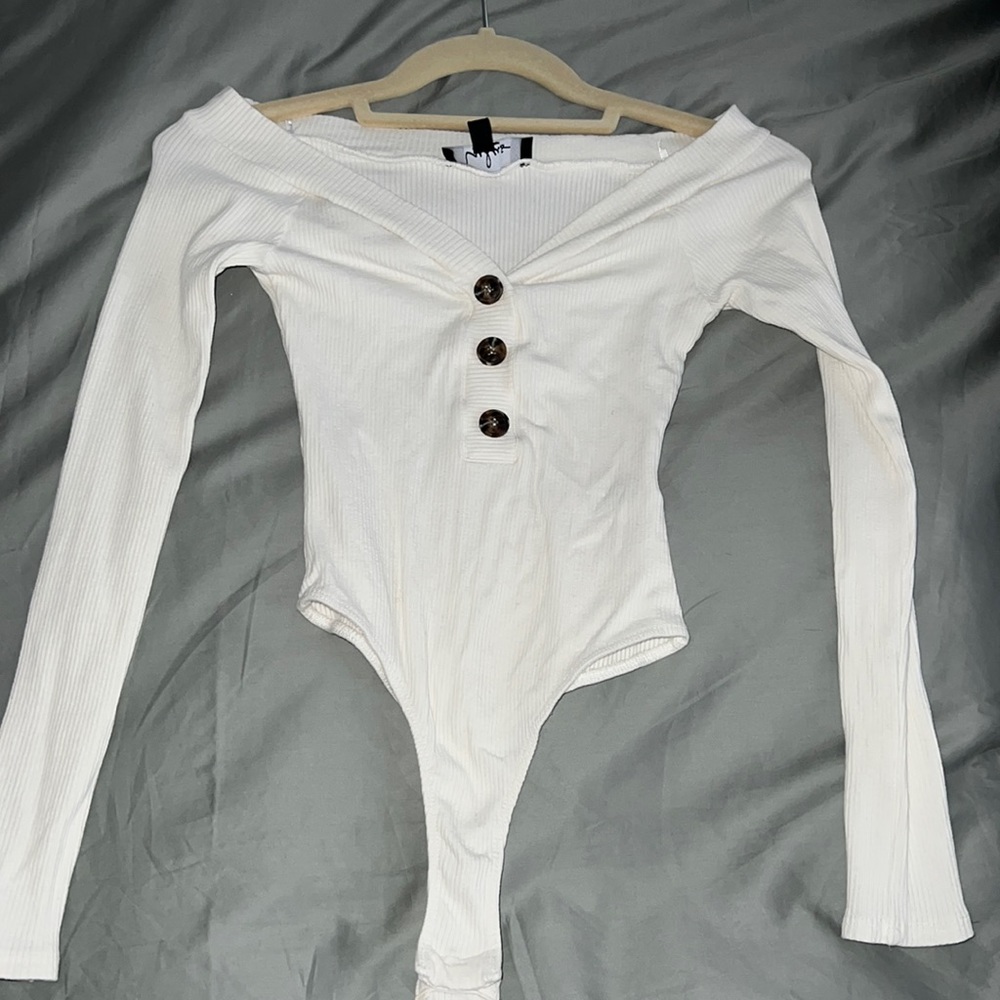 Ribbed Long Sleeve Off-the-Shoulder Bodysuit